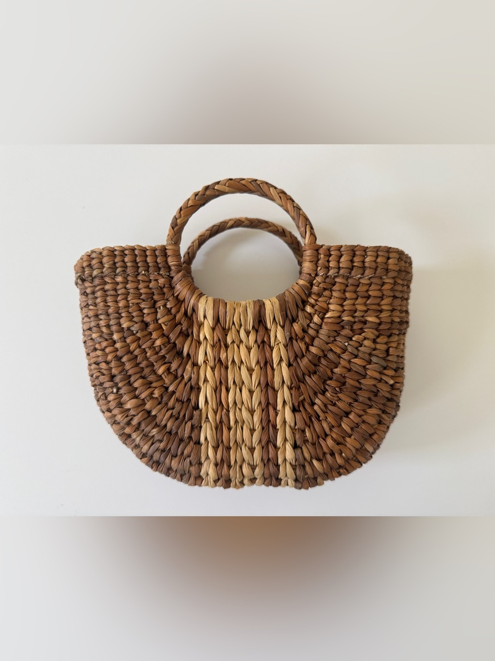 NWOT Handwoven Peruvian Junco Reed Half-Moon Mini Bag